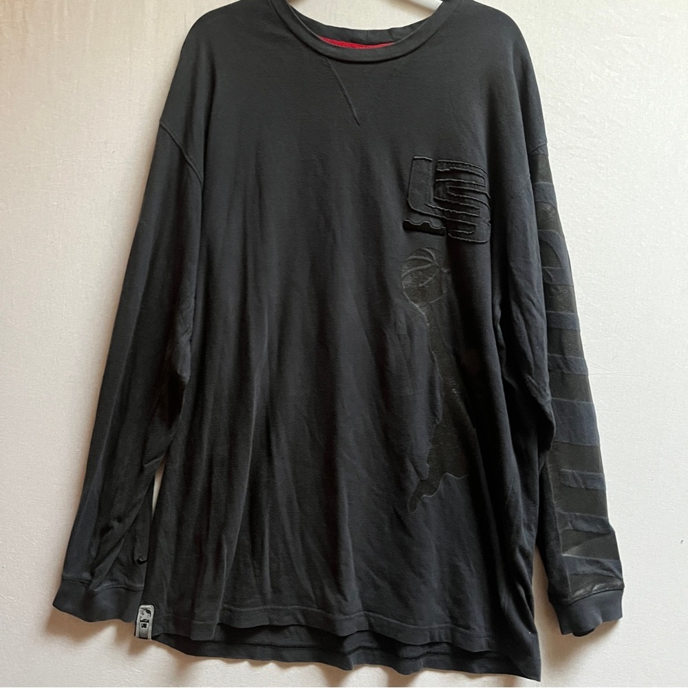 Vintage Nike LeBron James Max90 long-sleeve oversized shirt Sz M